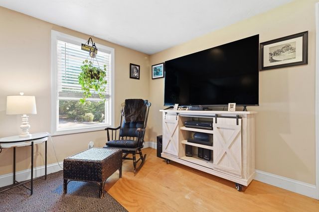 19 Ames Island Rd, Wareham, MA 02571