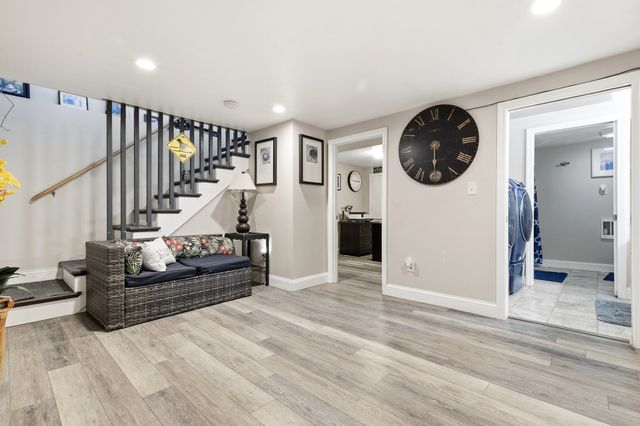 19 Ames Island Rd, Wareham, MA 02571