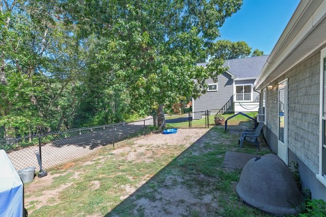 19 Ames Island Rd, Wareham, MA 02571