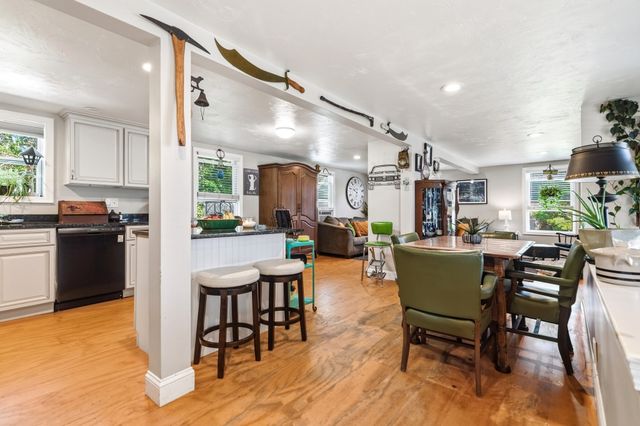19 Ames Island Rd, Wareham, MA 02571