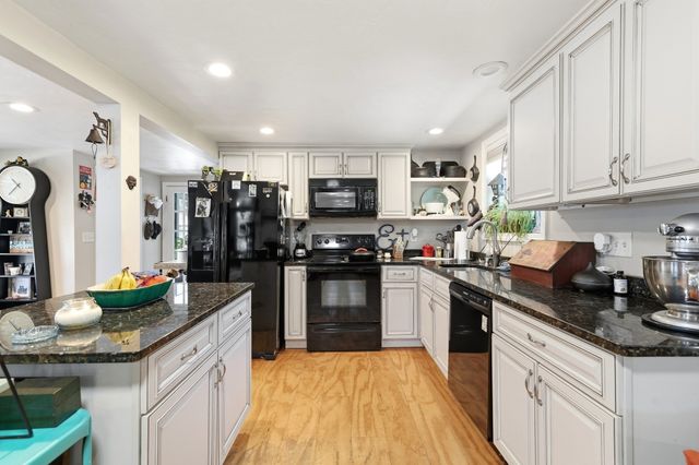 19 Ames Island Rd, Wareham, MA 02571