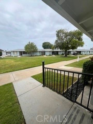 13824 Fresh Meadow Ln., M3-13B, Seal Beach, CA 90740