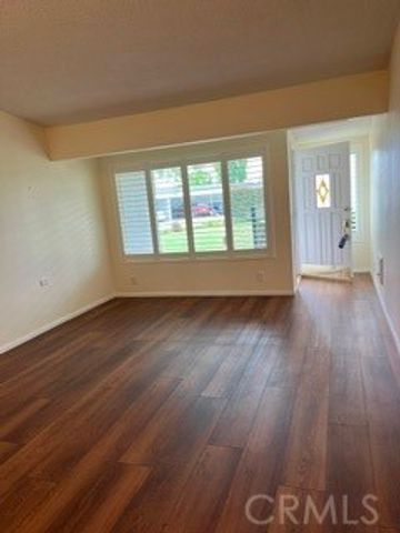 13824 Fresh Meadow Ln., M3-13B, Seal Beach, CA 90740