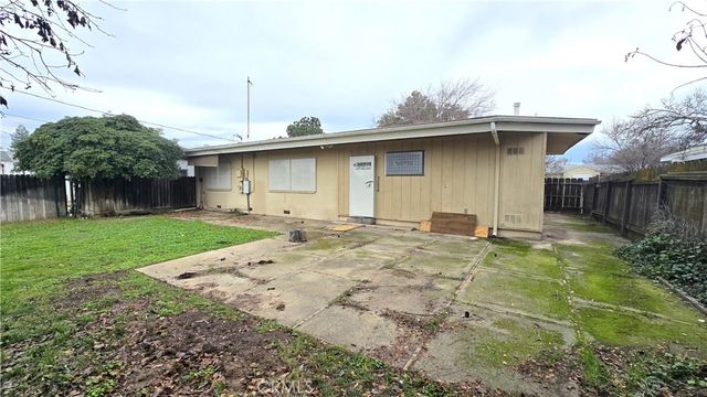 3015 N Adoline, Fresno, CA 93705