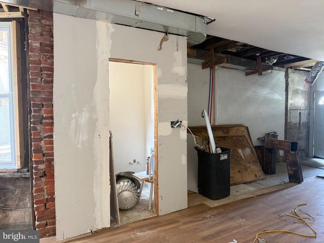 6010 W JEFFERSON ST, Philadelphia, PA 19151