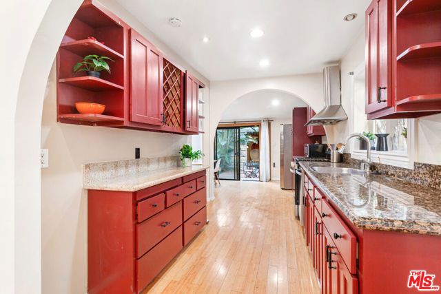 1147 Wilcox Place, Los Angeles, CA 90038