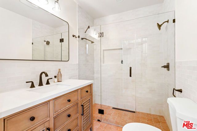 1147 Wilcox Place, Los Angeles, CA 90038