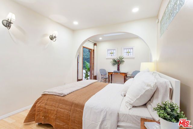 1147 Wilcox Place, Los Angeles, CA 90038