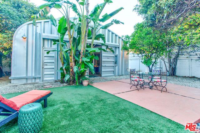 1147 Wilcox Place, Los Angeles, CA 90038