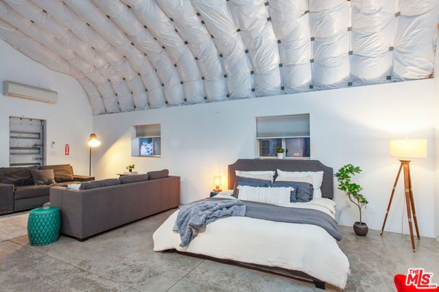 1147 Wilcox Place, Los Angeles, CA 90038