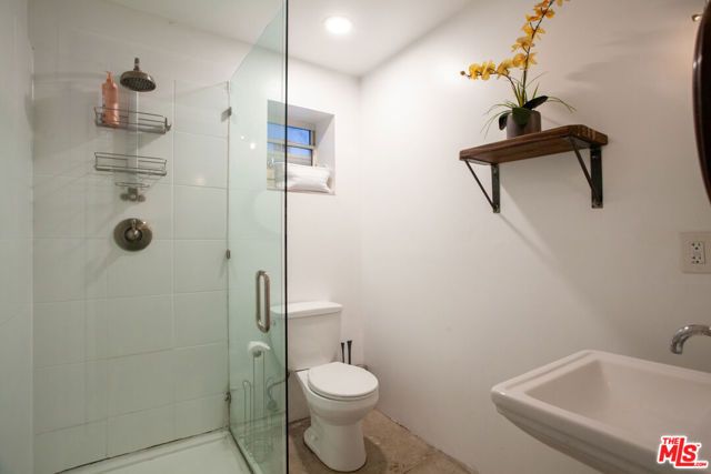 1147 Wilcox Place, Los Angeles, CA 90038