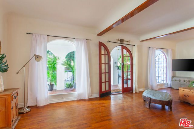 1147 Wilcox Place, Los Angeles, CA 90038