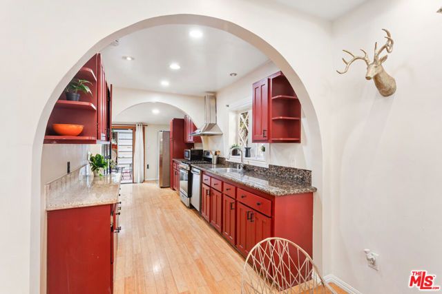 1147 Wilcox Place, Los Angeles, CA 90038