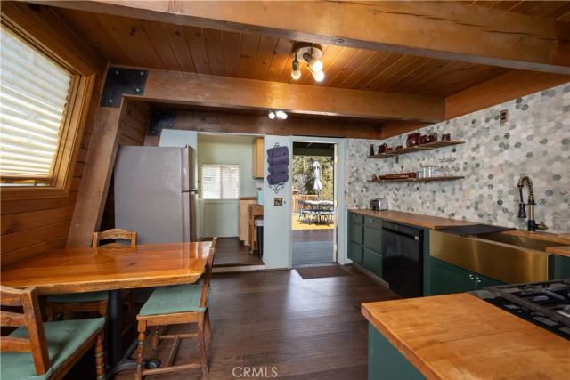 445 Elysian Boulevard, Big Bear, CA 92314