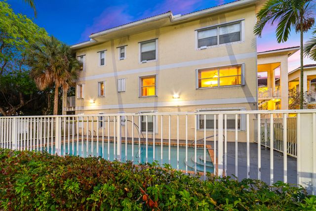 2901 Riverside Drive 201, Coral Springs, FL 33065