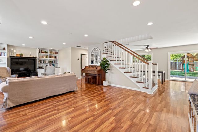 4926 Arbardee Dr, Fair Oaks, CA 95628