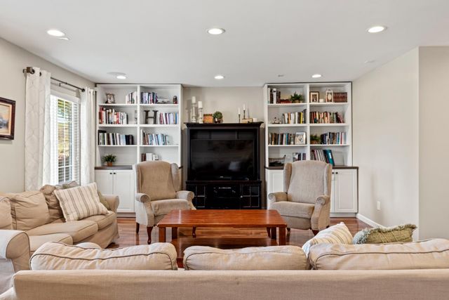 4926 Arbardee Dr, Fair Oaks, CA 95628