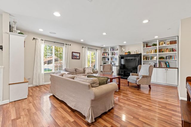 4926 Arbardee Dr, Fair Oaks, CA 95628