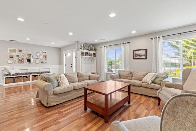 4926 Arbardee Dr, Fair Oaks, CA 95628