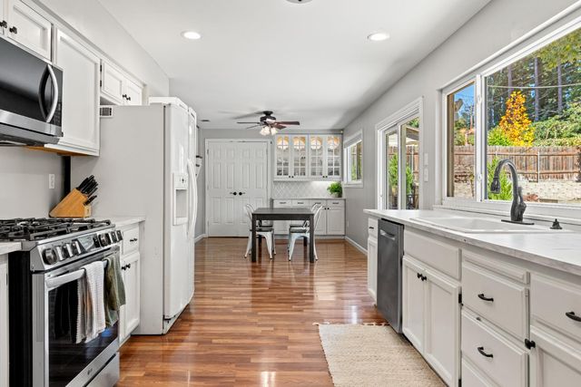 4926 Arbardee Dr, Fair Oaks, CA 95628