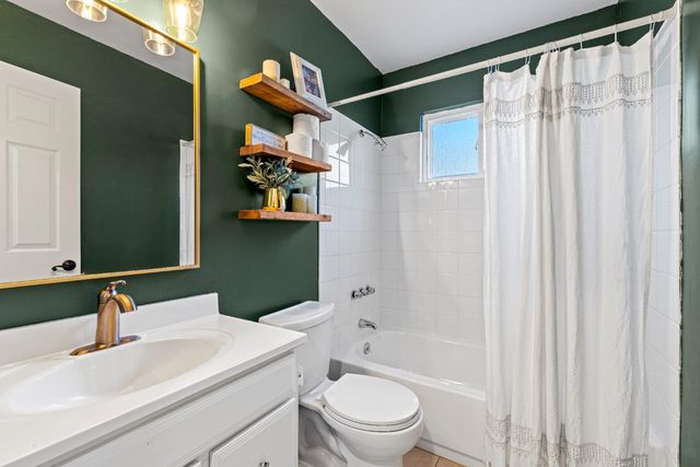 4926 Arbardee Dr, Fair Oaks, CA 95628