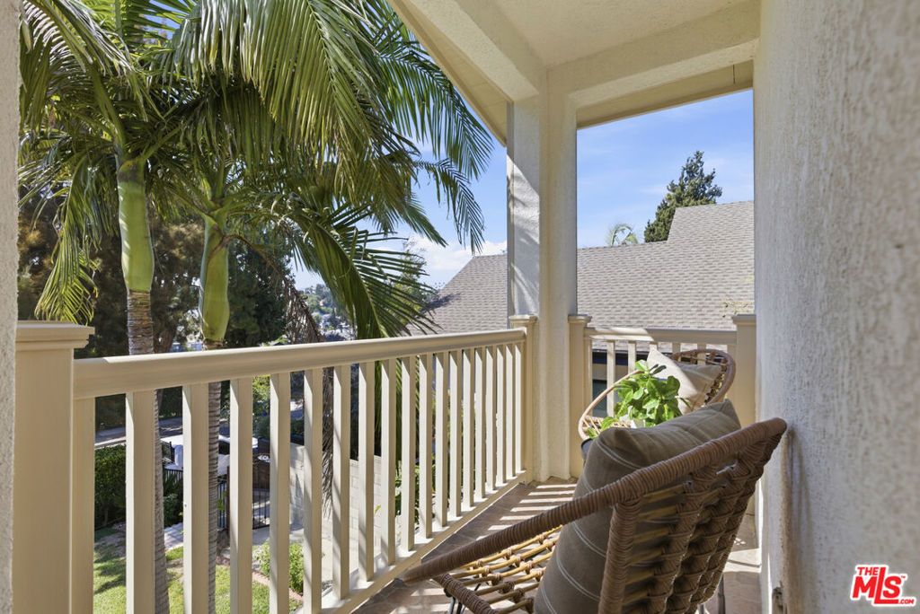 Image 16 of property listing at 640 Parkman Avenue, Los Angeles, CA 90026
