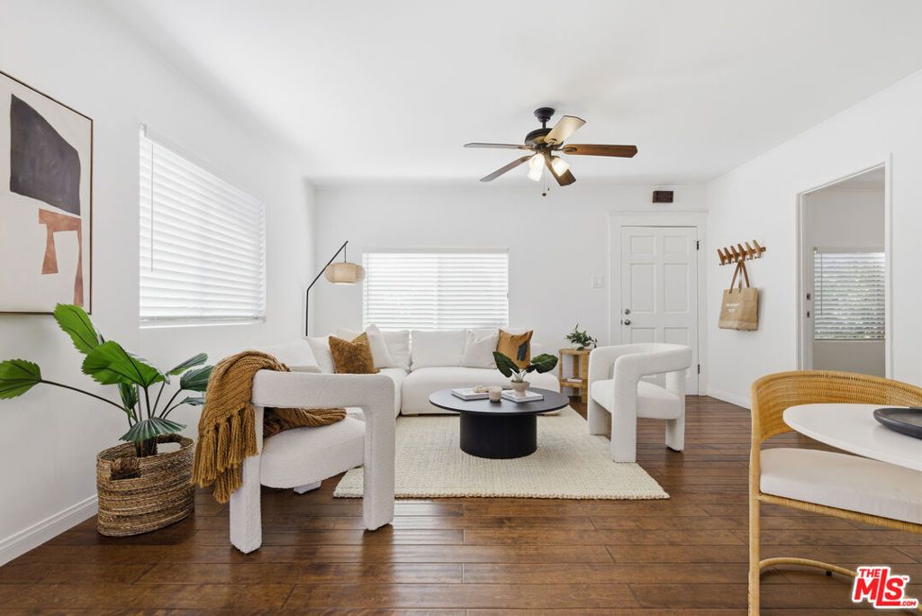 Image 25 of property listing at 640 Parkman Avenue, Los Angeles, CA 90026