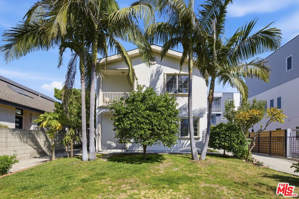 Image 3 of property listing at 640 Parkman Avenue, Los Angeles, CA 90026