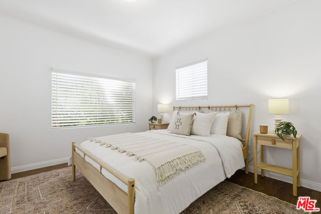 Image 30 of property listing at 640 Parkman Avenue, Los Angeles, CA 90026