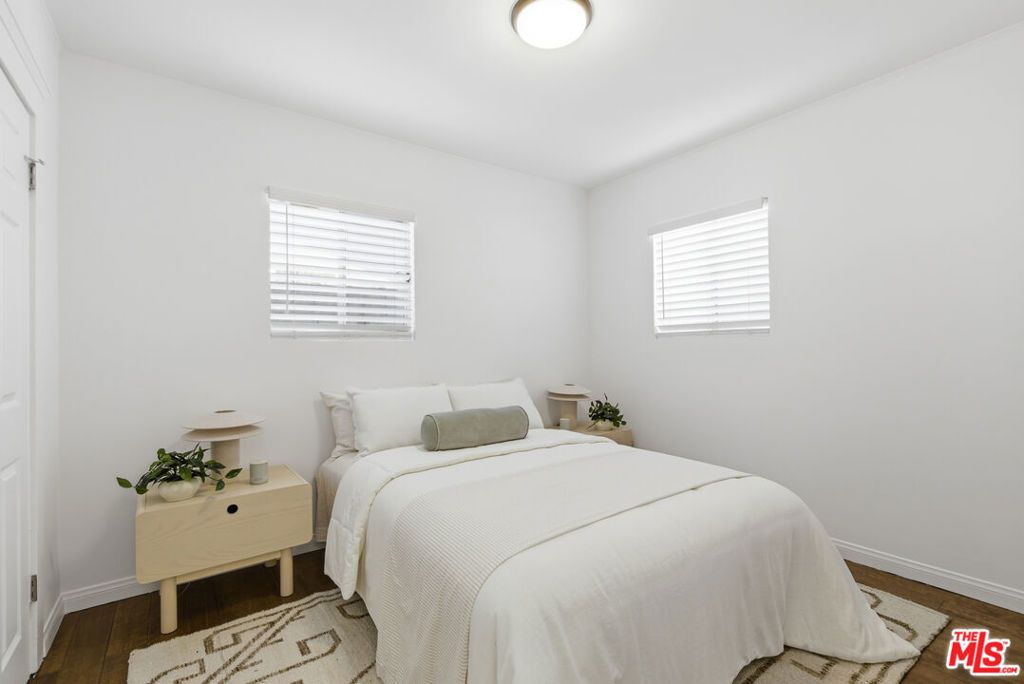 Image 32 of property listing at 640 Parkman Avenue, Los Angeles, CA 90026
