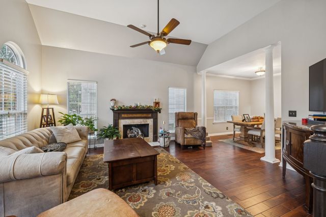 2002 Glastonbury Dr, Franklin, TN 37069