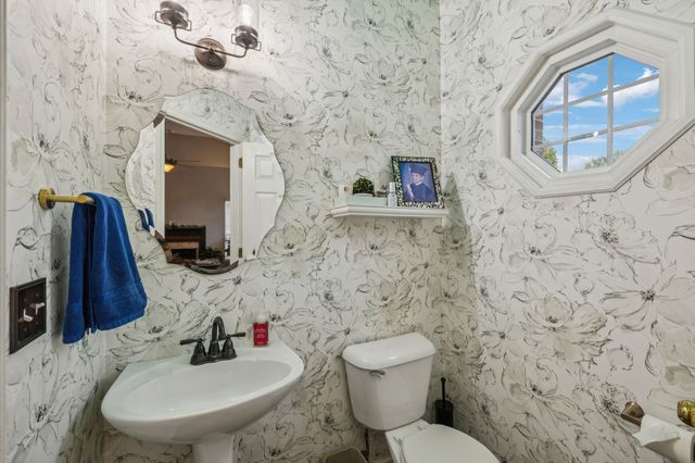 2002 Glastonbury Dr, Franklin, TN 37069