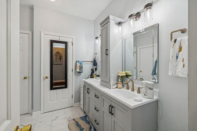 2002 Glastonbury Dr, Franklin, TN 37069