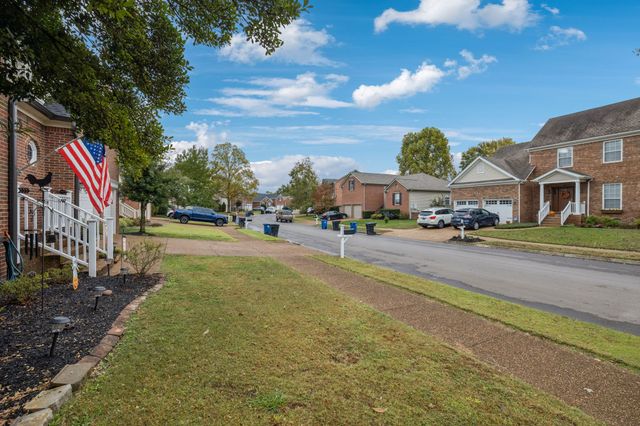 2002 Glastonbury Dr, Franklin, TN 37069