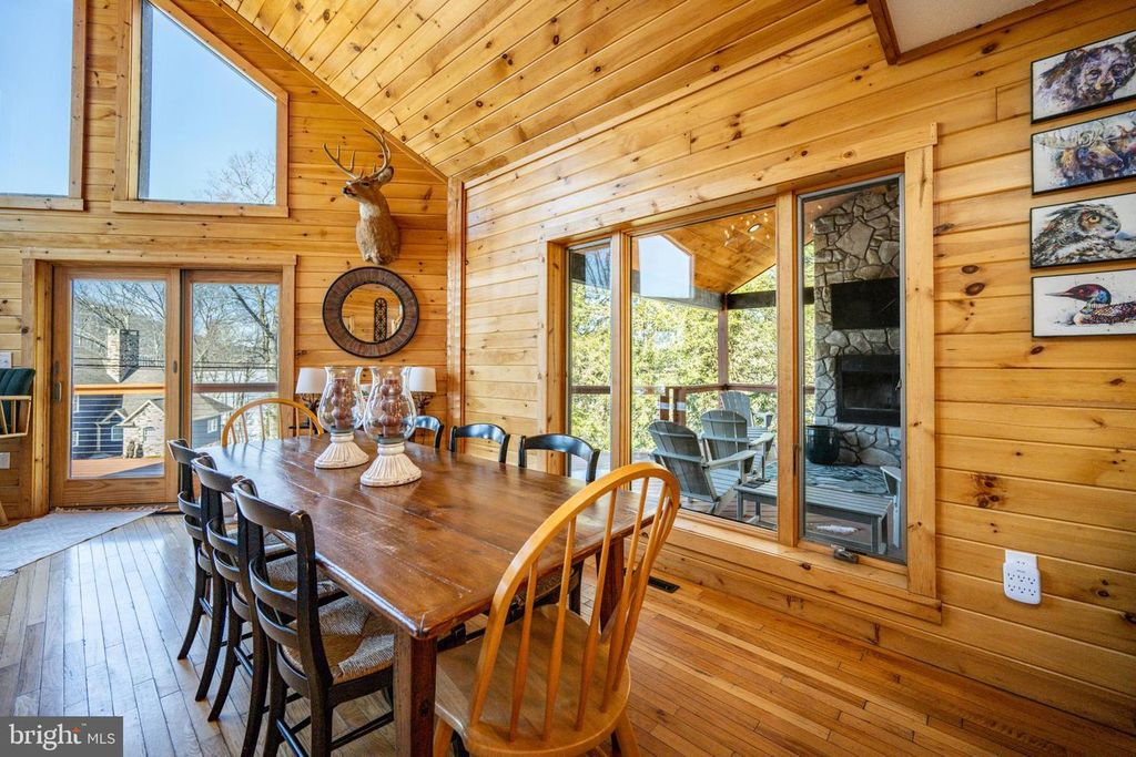 Image 14 of property listing at 660 GLENDALE RD, Oakland, MD 21550