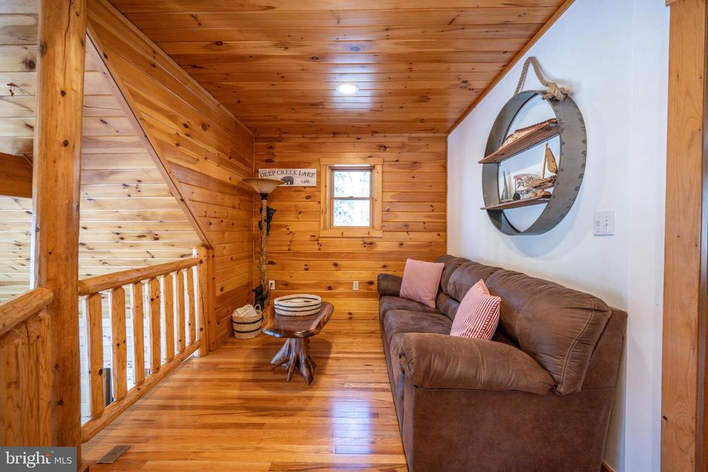 Image 27 of property listing at 660 GLENDALE RD, Oakland, MD 21550