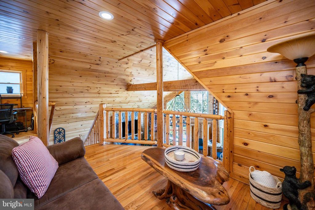 Image 28 of property listing at 660 GLENDALE RD, Oakland, MD 21550