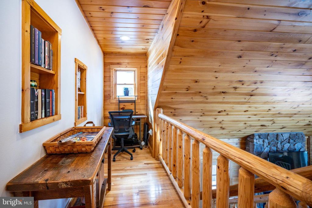 Image 31 of property listing at 660 GLENDALE RD, Oakland, MD 21550