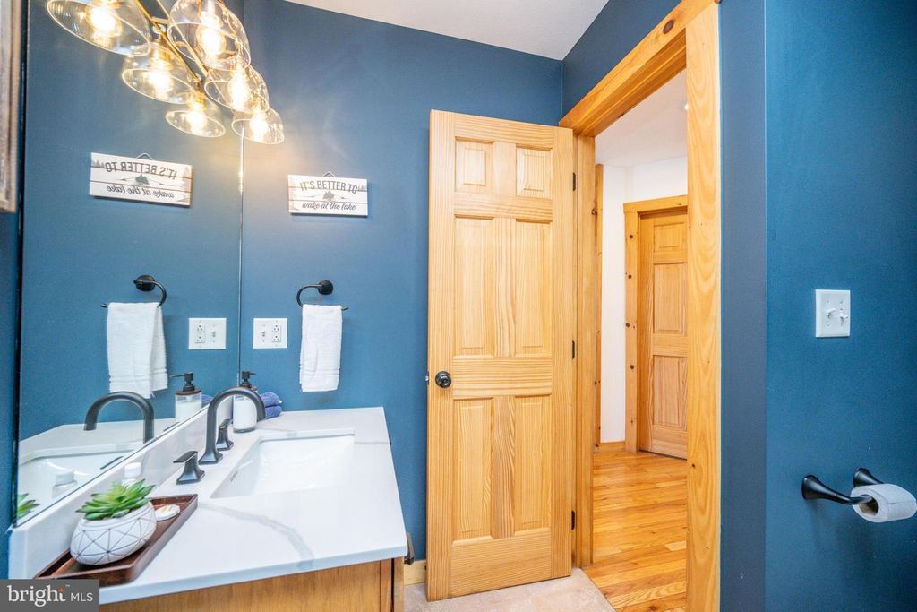 Image 34 of property listing at 660 GLENDALE RD, Oakland, MD 21550