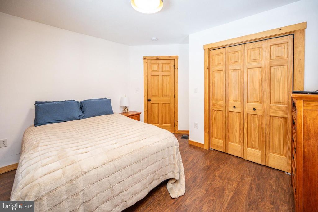 Image 36 of property listing at 660 GLENDALE RD, Oakland, MD 21550