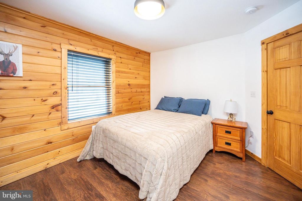 Image 38 of property listing at 660 GLENDALE RD, Oakland, MD 21550