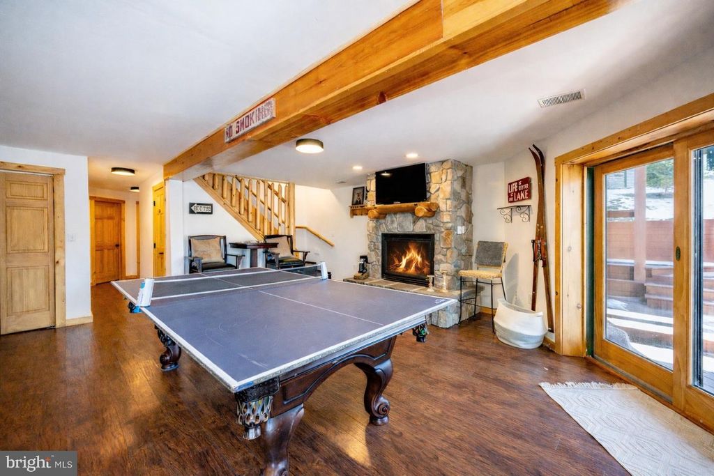 Image 41 of property listing at 660 GLENDALE RD, Oakland, MD 21550