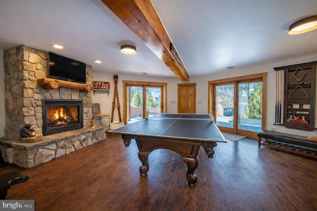 Image 42 of property listing at 660 GLENDALE RD, Oakland, MD 21550