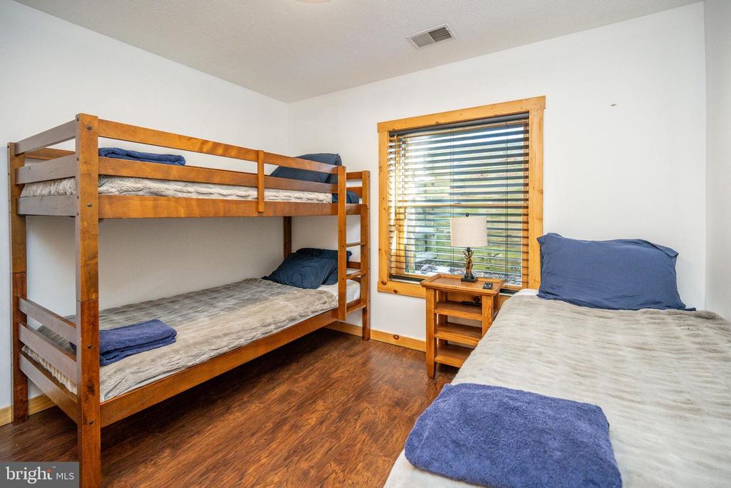 Image 46 of property listing at 660 GLENDALE RD, Oakland, MD 21550