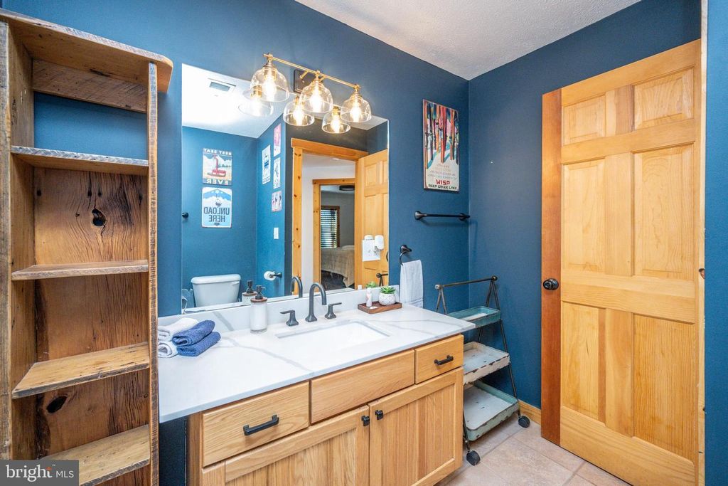 Image 48 of property listing at 660 GLENDALE RD, Oakland, MD 21550