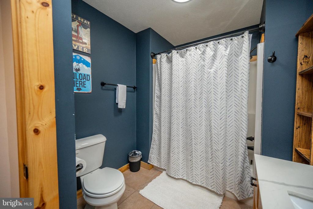 Image 50 of property listing at 660 GLENDALE RD, Oakland, MD 21550