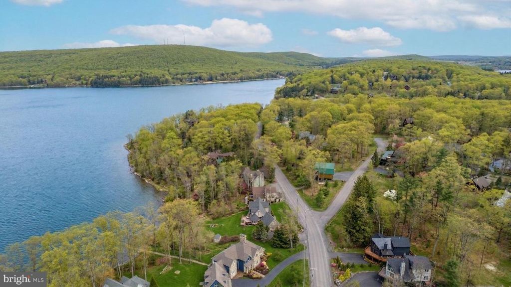 Image 61 of property listing at 660 GLENDALE RD, Oakland, MD 21550