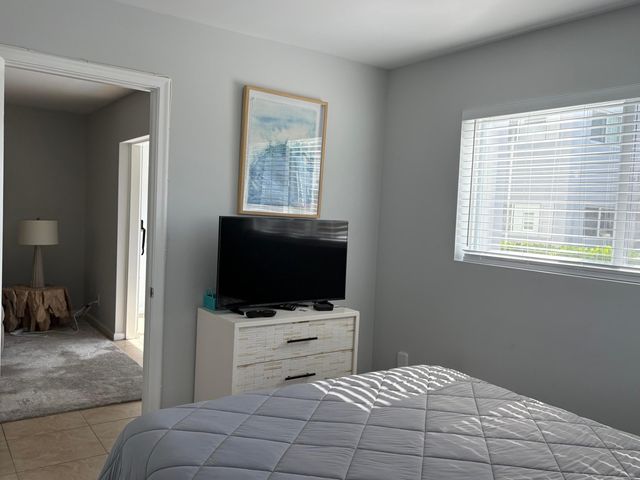 11 Colonial Club Drive 105, Boynton Beach, FL 33435