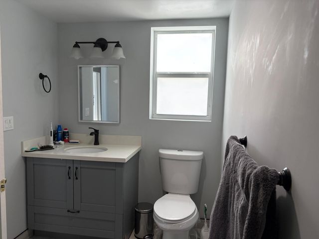 11 Colonial Club Drive 105, Boynton Beach, FL 33435