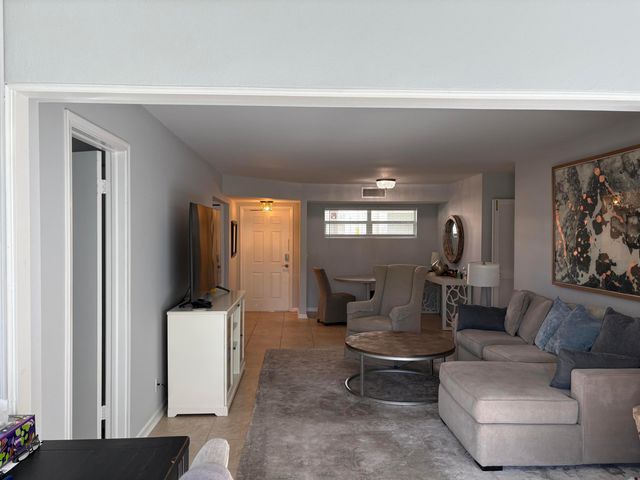 11 Colonial Club Drive 105, Boynton Beach, FL 33435